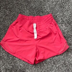 Lululemon 4” Hotty Hot shorts - size 6